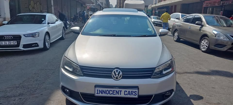 2012 VW JETTS Tsi 1.6 , MANUAL TRANSMISSION,  SILVER COLOUR, 90000KM, ACCIDENT FREE