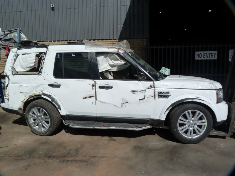 Land Rover Discovery 4 3.0 SD V6 HSE AT White - 2011 STRIPPING FOR SPARES - Private Seller Land Rover Discovery 4 3.0 SD V6 HSE AT White - 2011 STRIPPING FOR SPARES - Private Seller