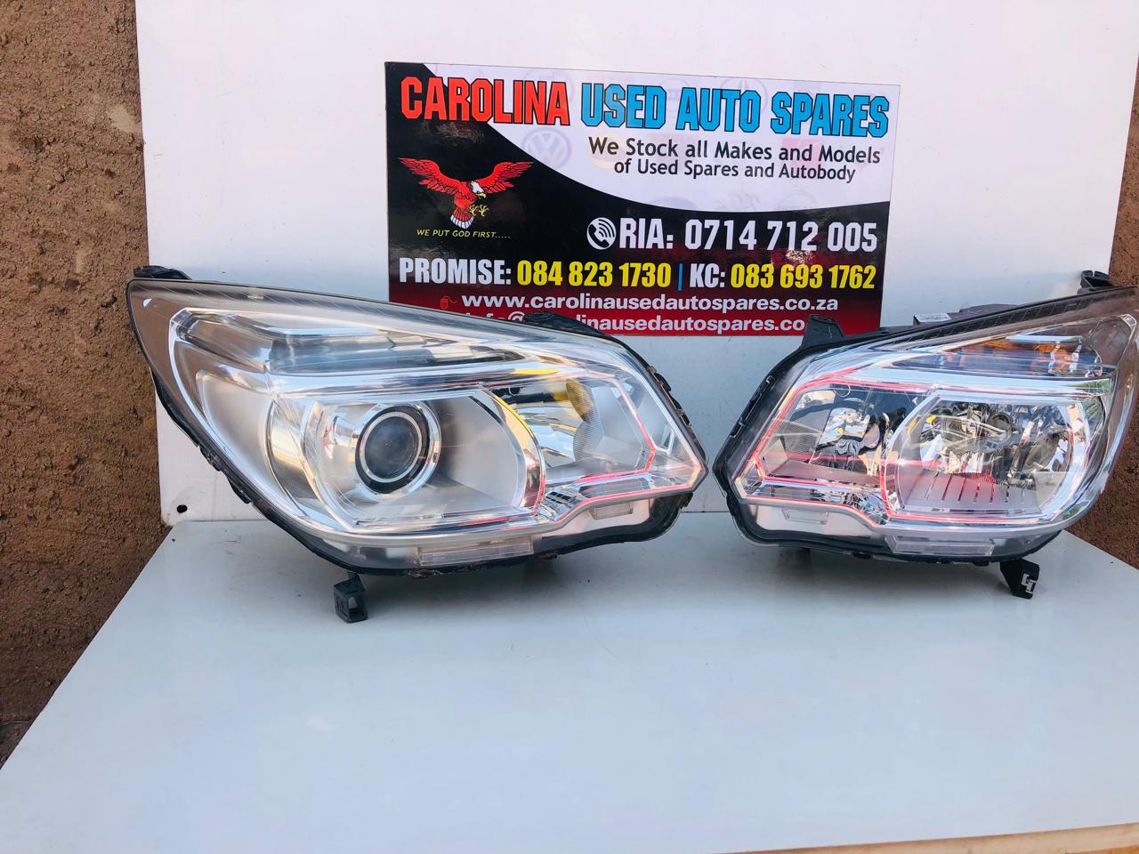 Chevrolet trailblazer left and right side headlight - Private Seller Chevrolet trailblazer left and right side headlight - Private Seller