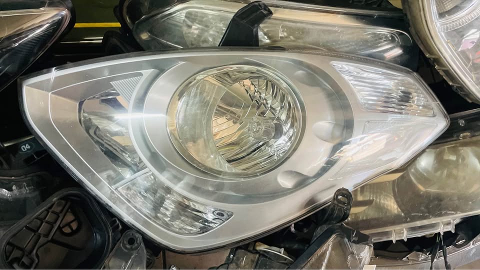Hyundai H1 headlight - Private Seller Hyundai H1 headlight - Private Seller