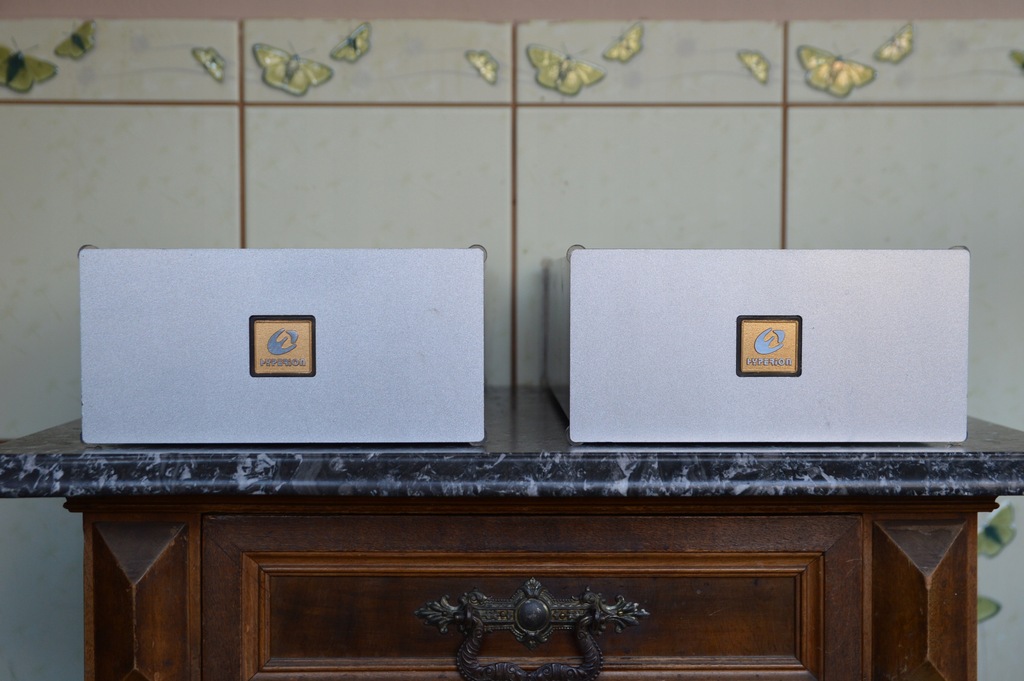 Hyperion BEC-MONO Class A Mono Block Power Amplifiers.