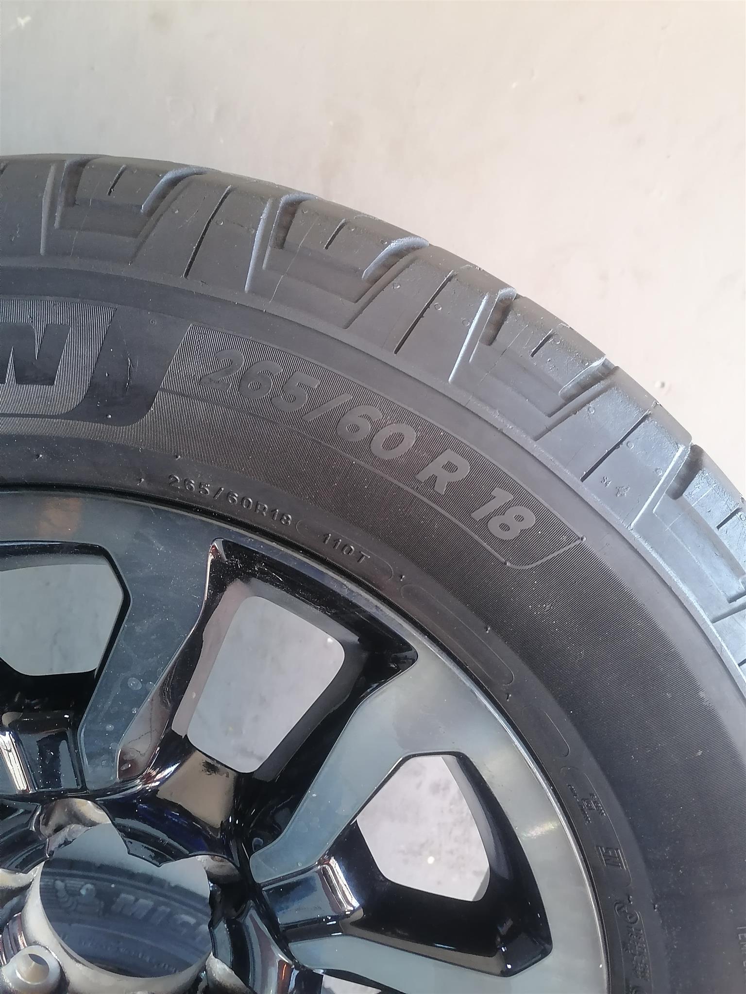 Toyota Hilux 18inch Mag Rims (WITH USED TYRES)