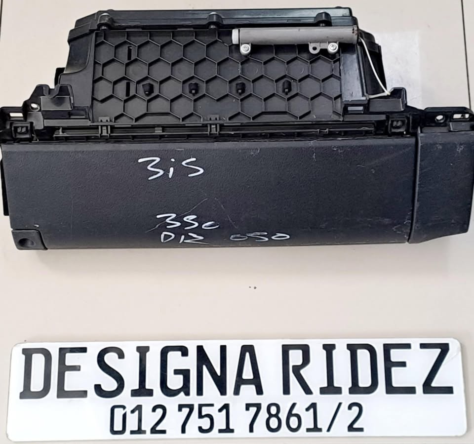 LEXUS LS460 3LS GLOVE BOX AVAILABLE - Private Seller LEXUS LS460 3LS GLOVE BOX AVAILABLE - Private Seller