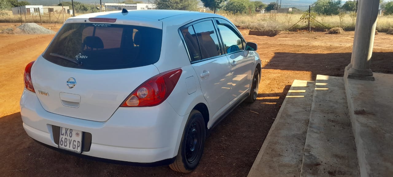 Nissan tidda 1.6 hatchback