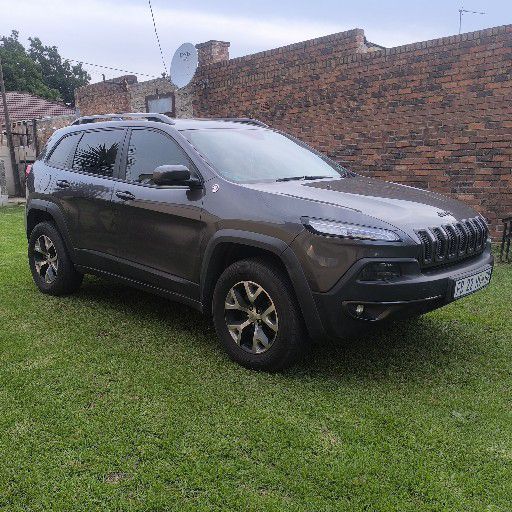 Used 2016 Jeep Cherokee 3.2L 4x4 Trailhawk - Private Seller