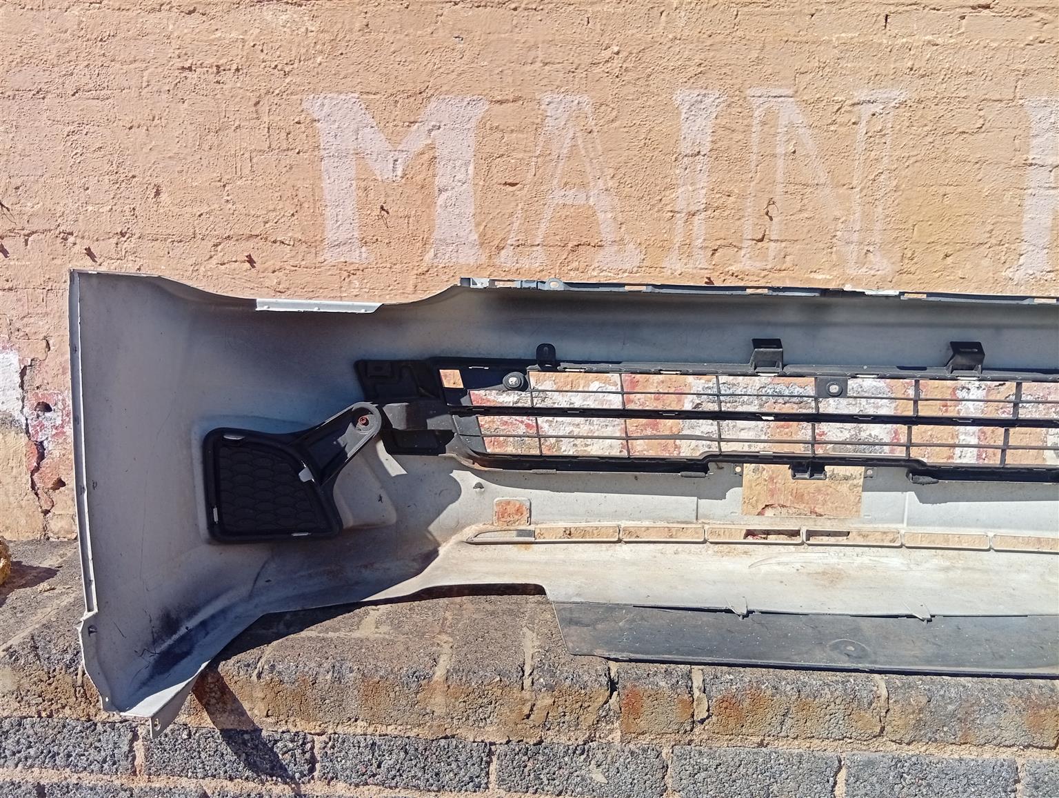 2004-2013 Toyota quantum front bumper OEM for sale - Private Seller