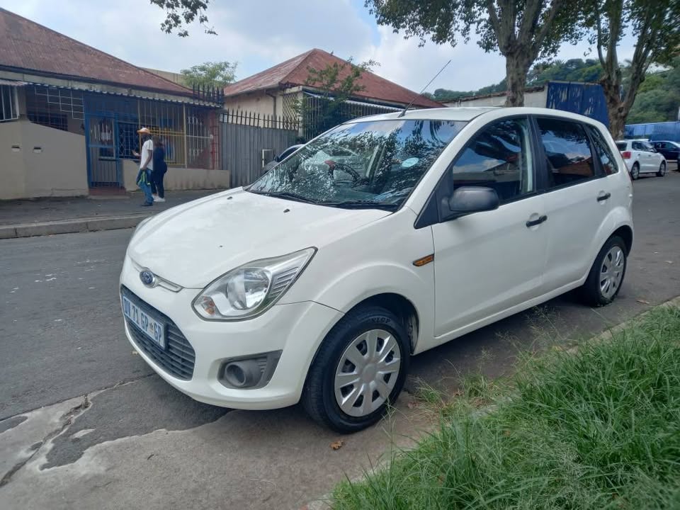 2015 FORD FIGO 1.4 PETROL, MANUAL, White, 115000kms