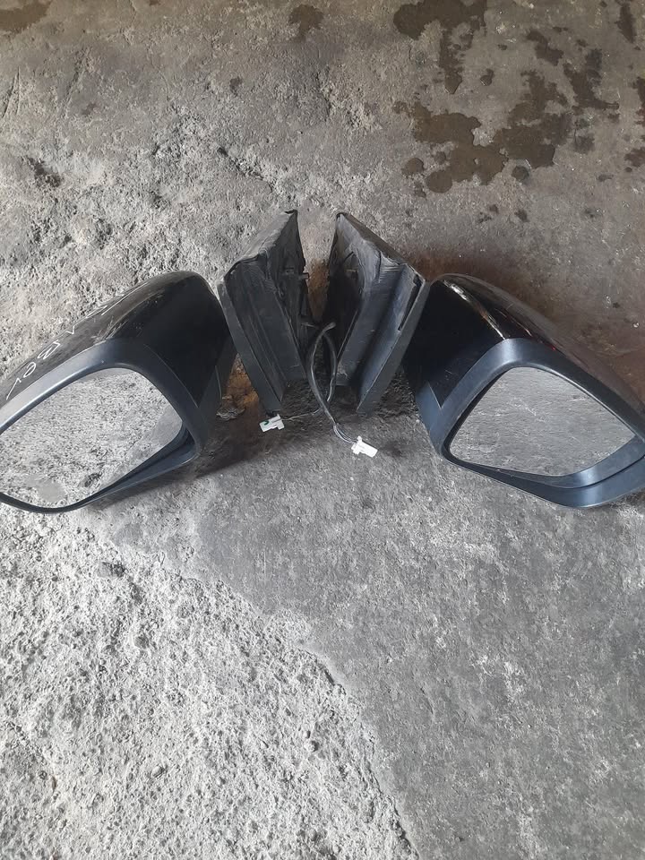 RENAULT TRIBER SIDE MIRRORS AVAILABLE - Private Seller RENAULT TRIBER SIDE MIRRORS AVAILABLE - Private Seller