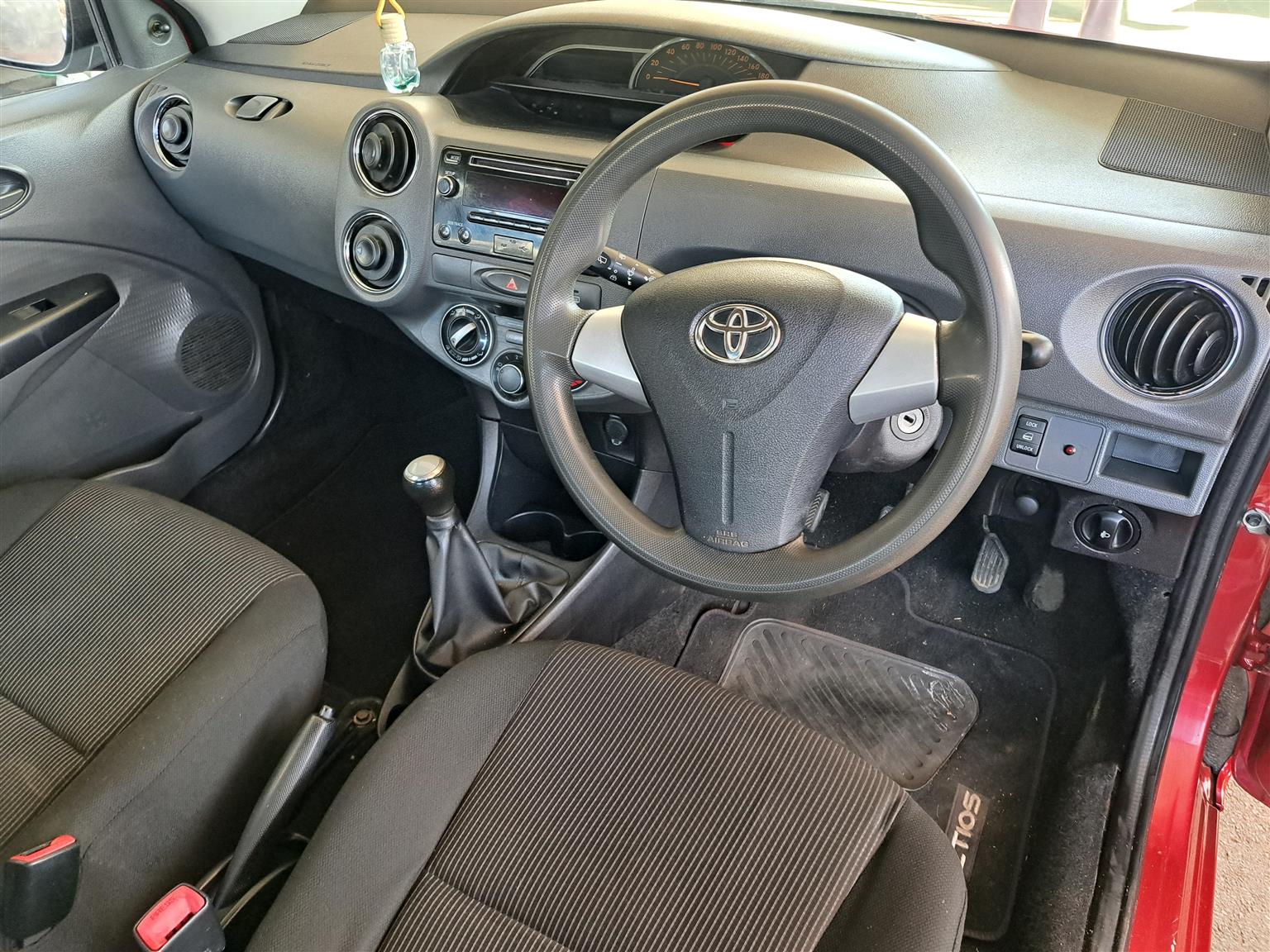 TOYOTA ETIOS 1.5 HATCH