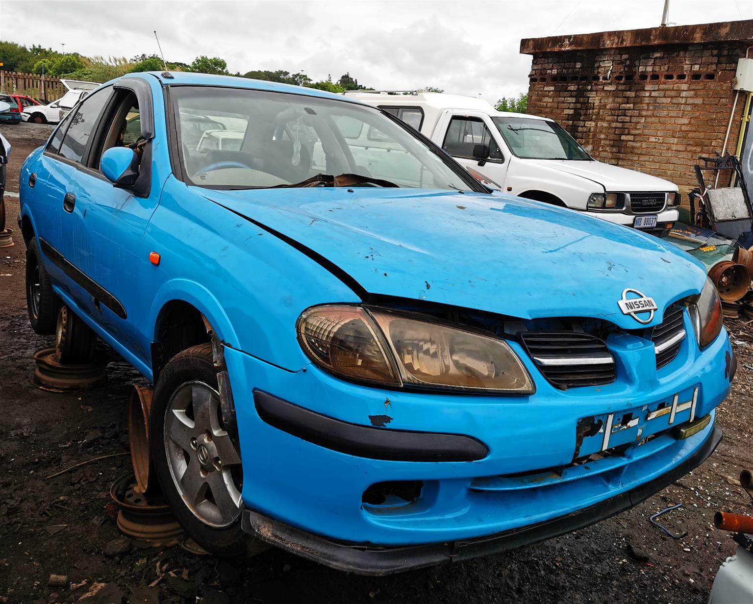 Stripping 2002 model, Nissan Almera 1.6 for spares