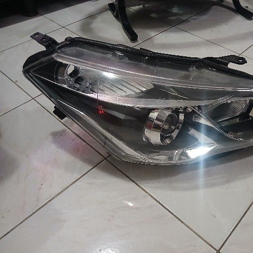 Suzuki ciaz headlight - Private Seller Suzuki ciaz headlight - Private Seller