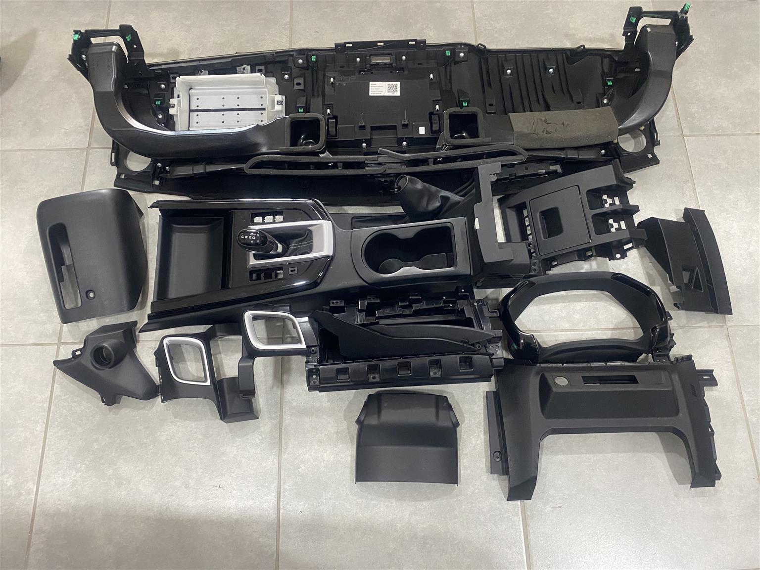 2025 ISUZU D-MAX DASHBOARD AND INTERIOR ACCESSORIES FOR SALE - Private Seller 2025 ISUZU D-MAX DASHBOARD AND INTERIOR ACCESSORIES FOR SALE - Private Seller