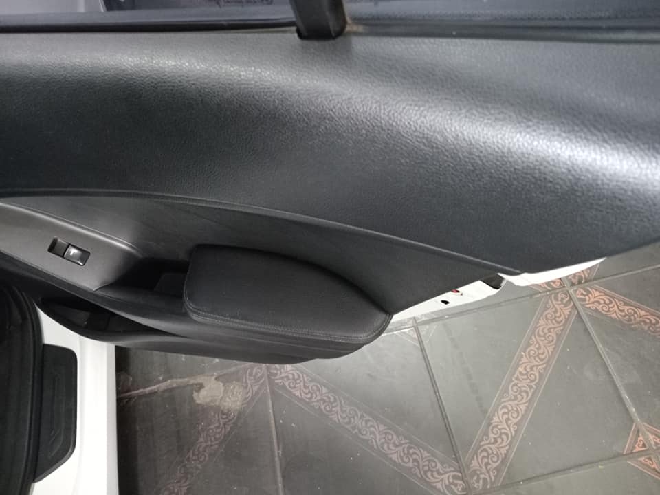 2013 Kia Cerato 2.0 Sedan Manual Leather interior White color 95000km