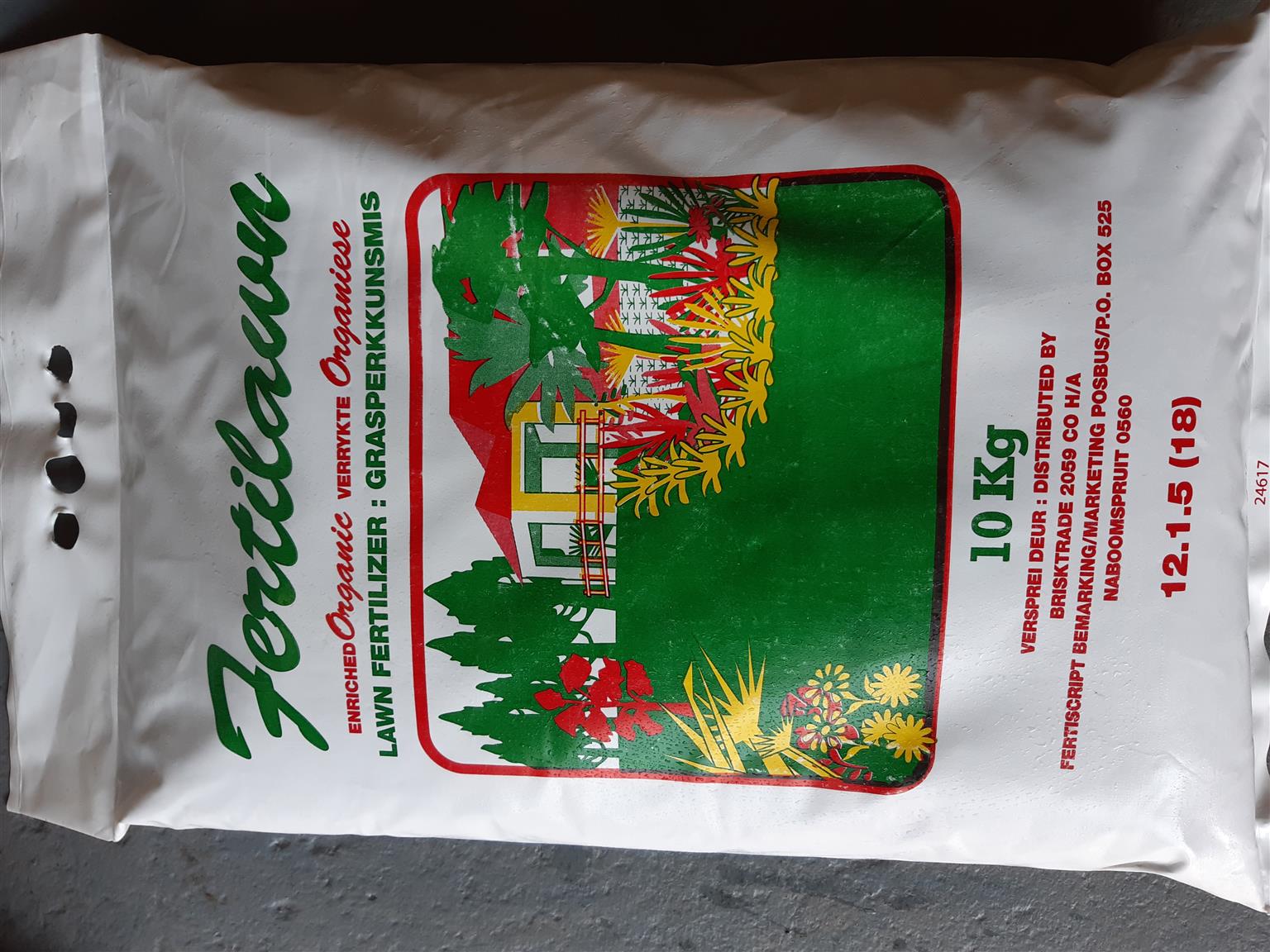 Fertilizer for the greenest, lushest lawn - Fertilawn organic lawn fertilizer - just add water 