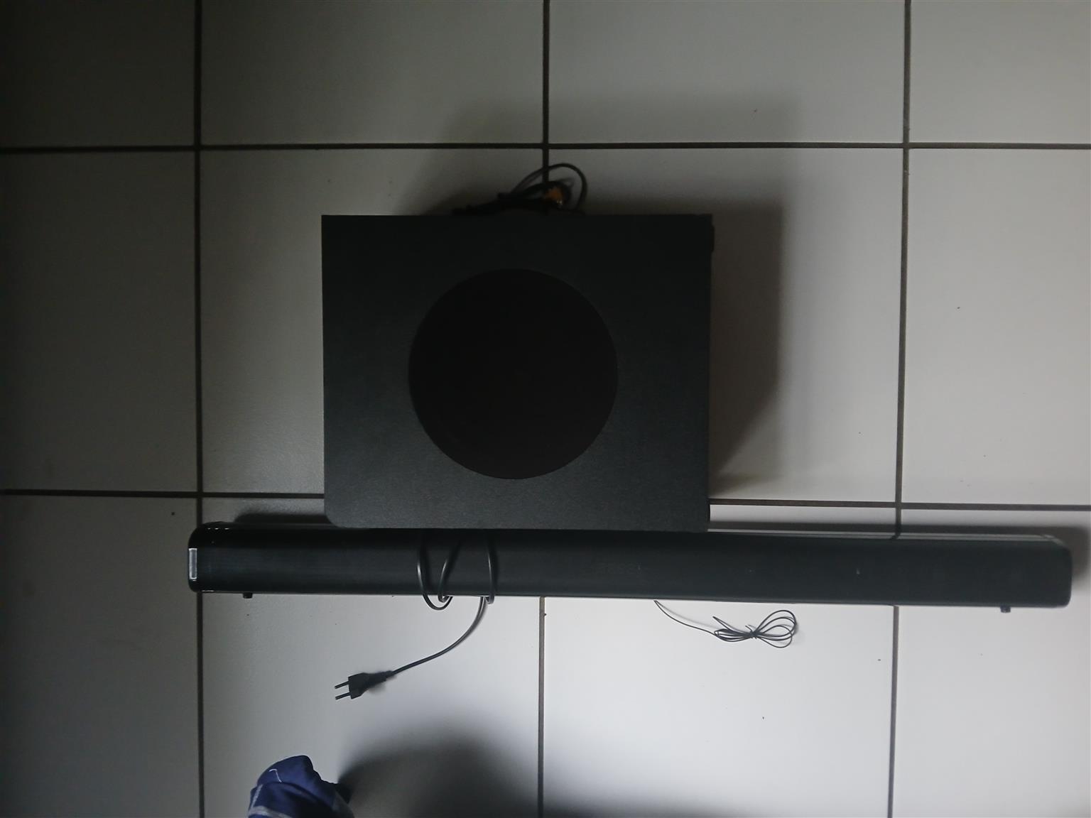I'm selling my ecco soundbar and sub it's a 2.1 soundbar