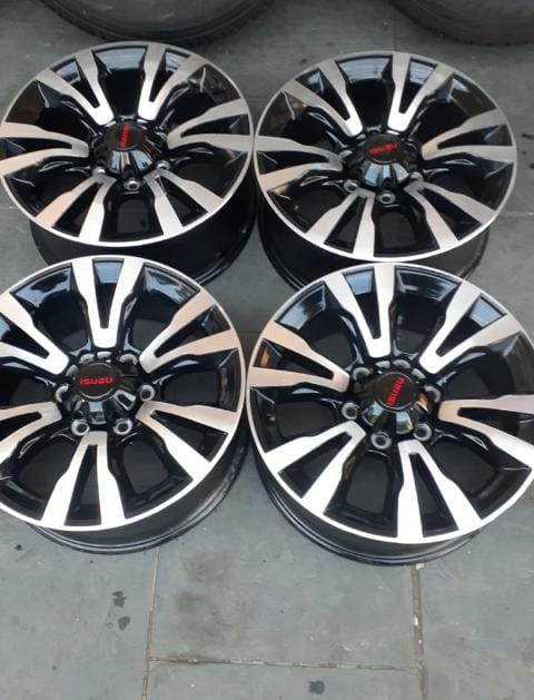 18" Isuzu X-Rider original mags  set - Private Seller