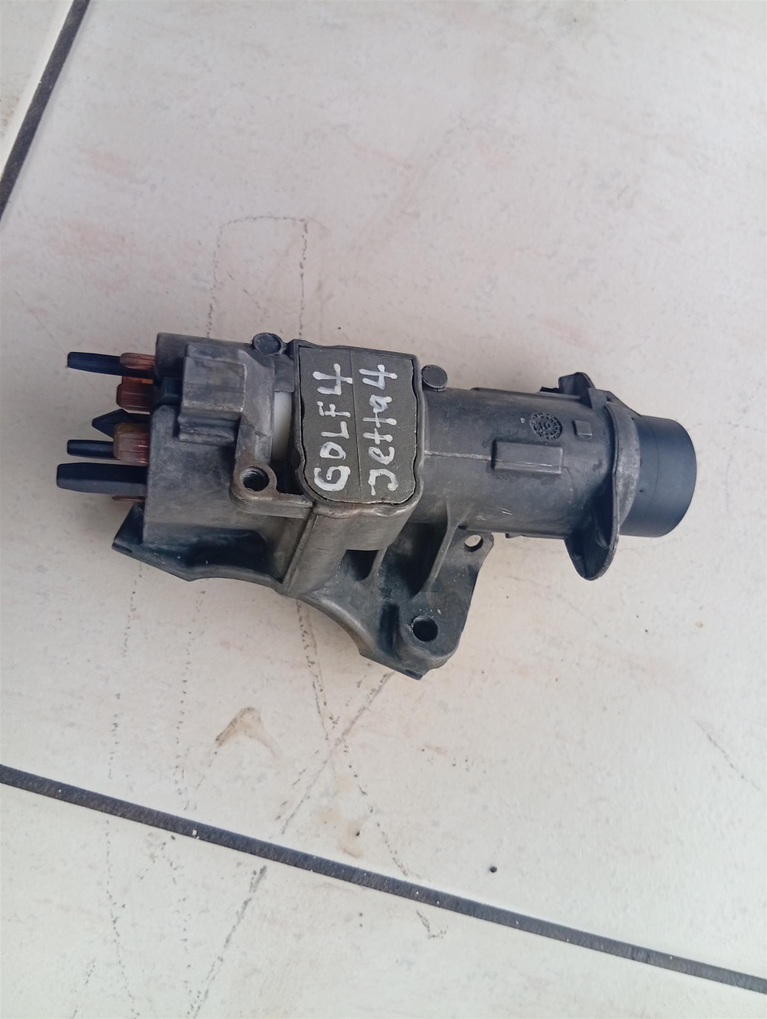 Audi A4 b6 A3 b6 VW Passat b5 Jetta 4 golf 4 ignition barrell for sale - Private Seller