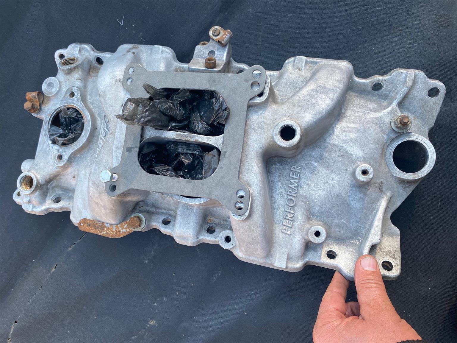 Edelbrock Performer intake Manifold - Private Seller Edelbrock Performer intake Manifold - Private Seller