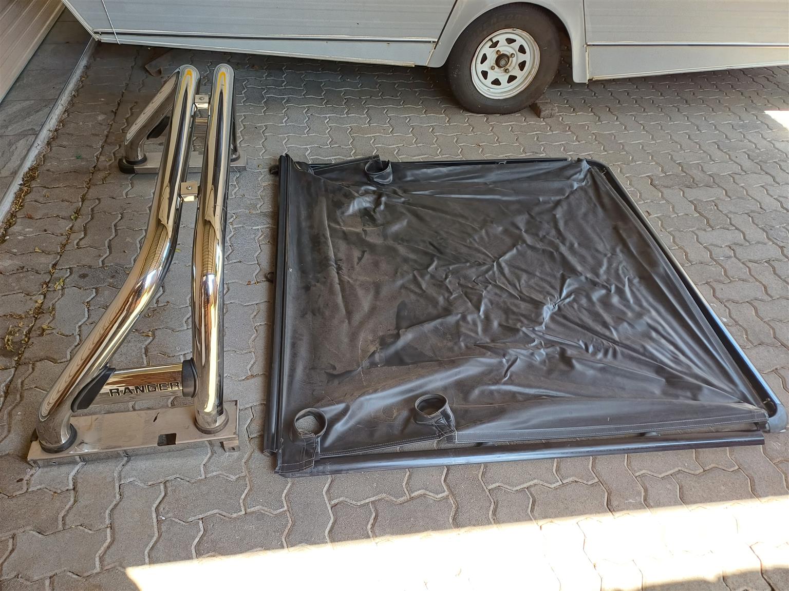 2022 Ford Ranger XLT roll bar and tonneau cover with frame. - Private Seller