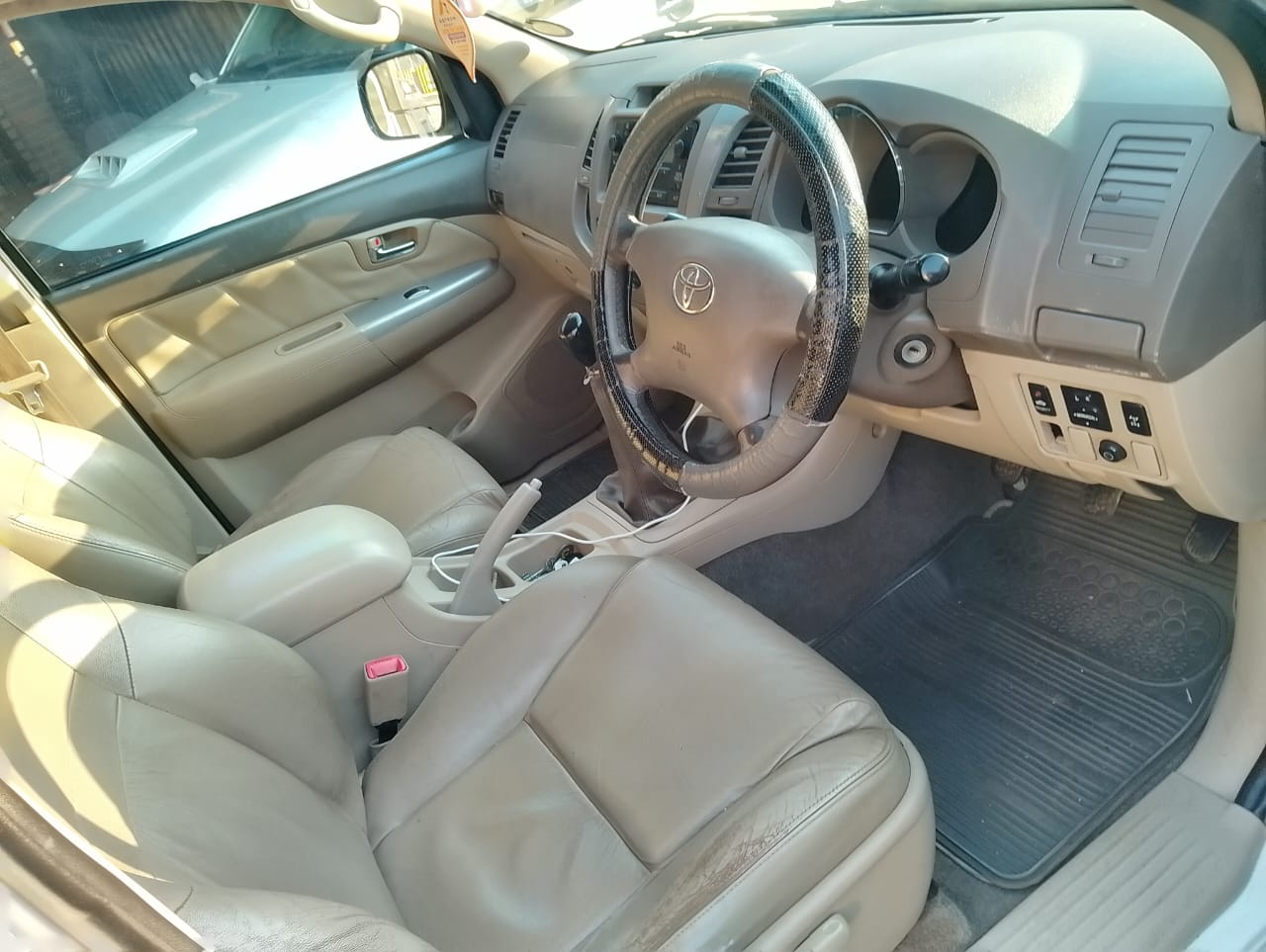 2007 Toyota Fortuner SUV 7Seater 3.0 D4D Diesel Manual 300,000km Leather Seats,