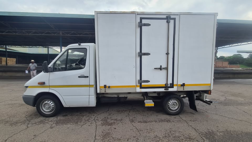 2010 MERCEDES BENZ  SPRINTER V6 AUTO PETROL