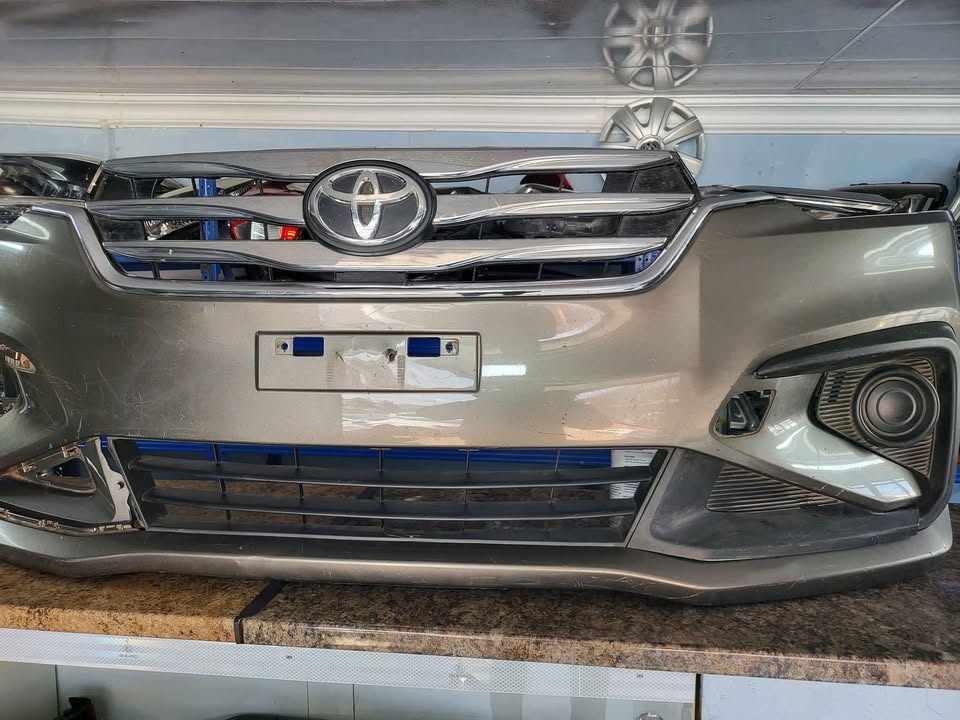 2019 Toyota Romion front bumper for sale - Private Seller 2019 Toyota Romion front bumper for sale - Private Seller