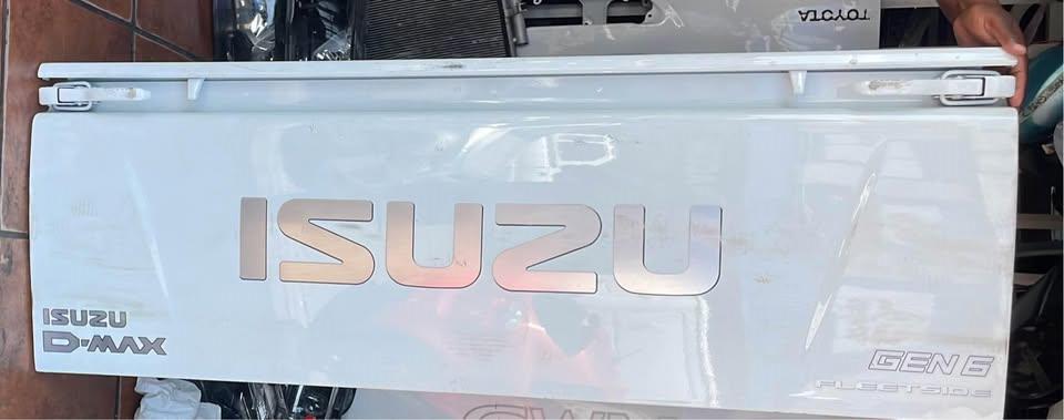 Isuzu D-Max tailgate