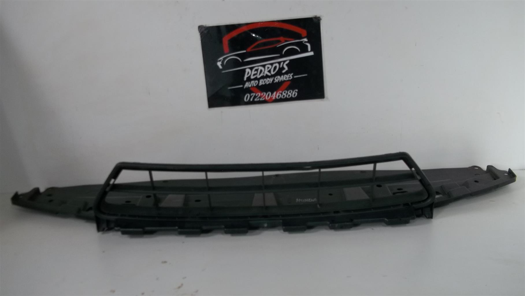 Audi A4 (B4) '16-'22 front bumper closing element - Private Seller Audi A4 (B4) '16-'22 front bumper closing element - Private Seller