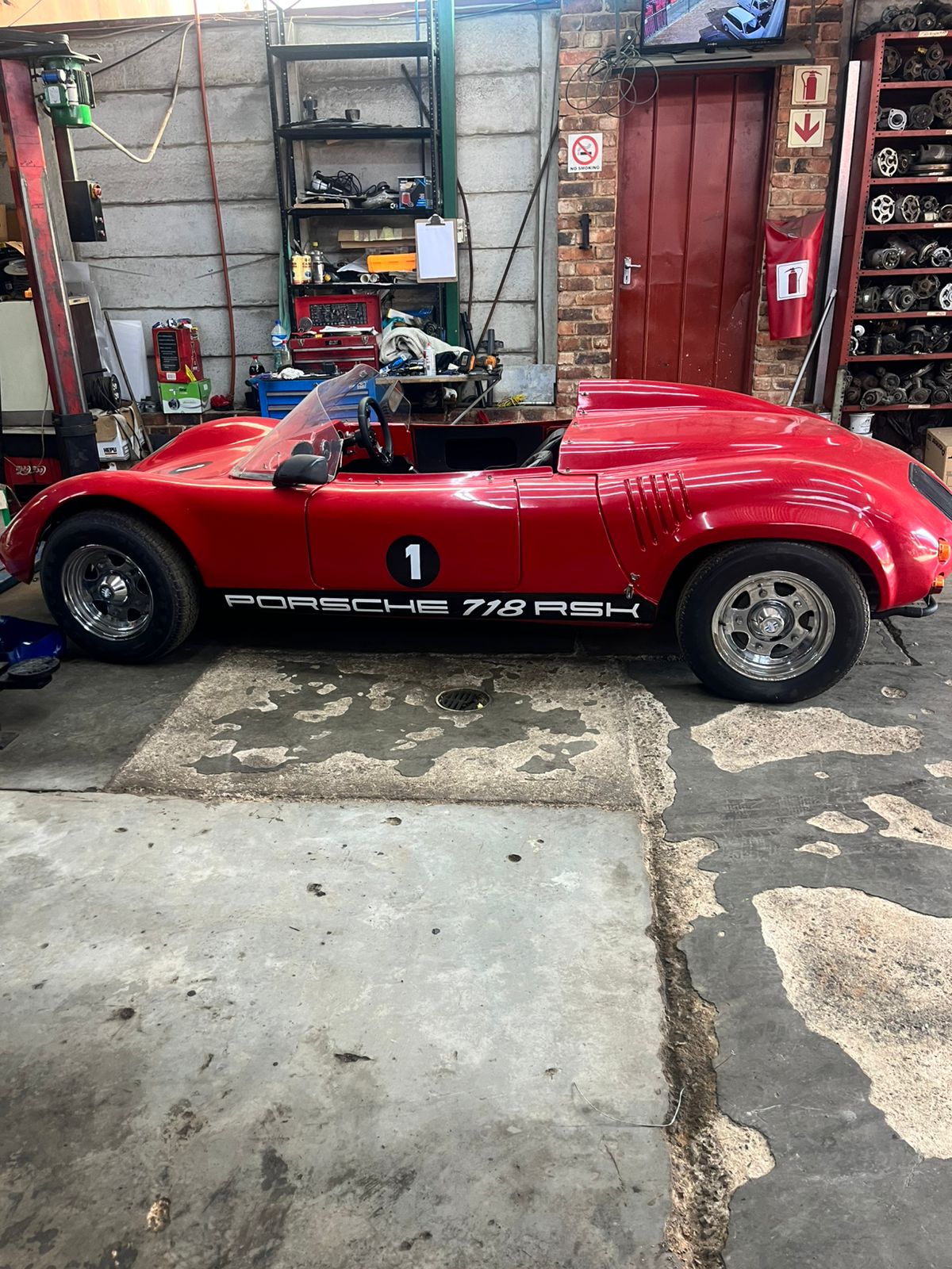 Used 1958 Porsche 718 Boxster 718 Spyder manual - Private Seller Used 1958 Porsche 718 Boxster 718 Spyder manual - Private Seller