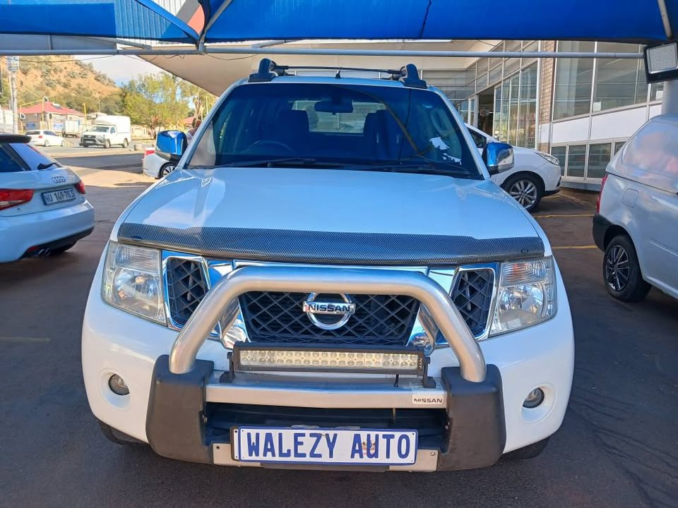 2010 NISSAN NAVARA 2.5 D/C Transmission: Manual Mileage: Fueltype: Diesel White