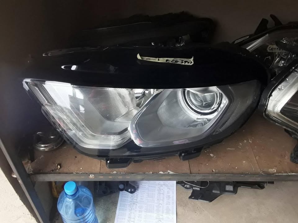 Ford eco sport headlight - Private Seller Ford eco sport headlight - Private Seller