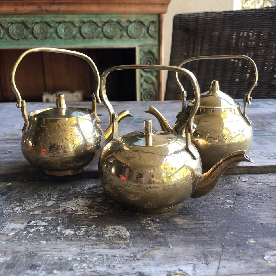 Set of 3 small brass Vintage tea pots from the 1960s