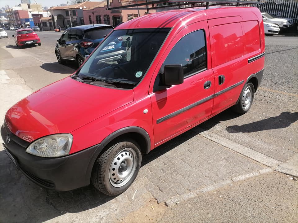 2006 Opel Combo 1.4 panel van Bakkie with a Carrier