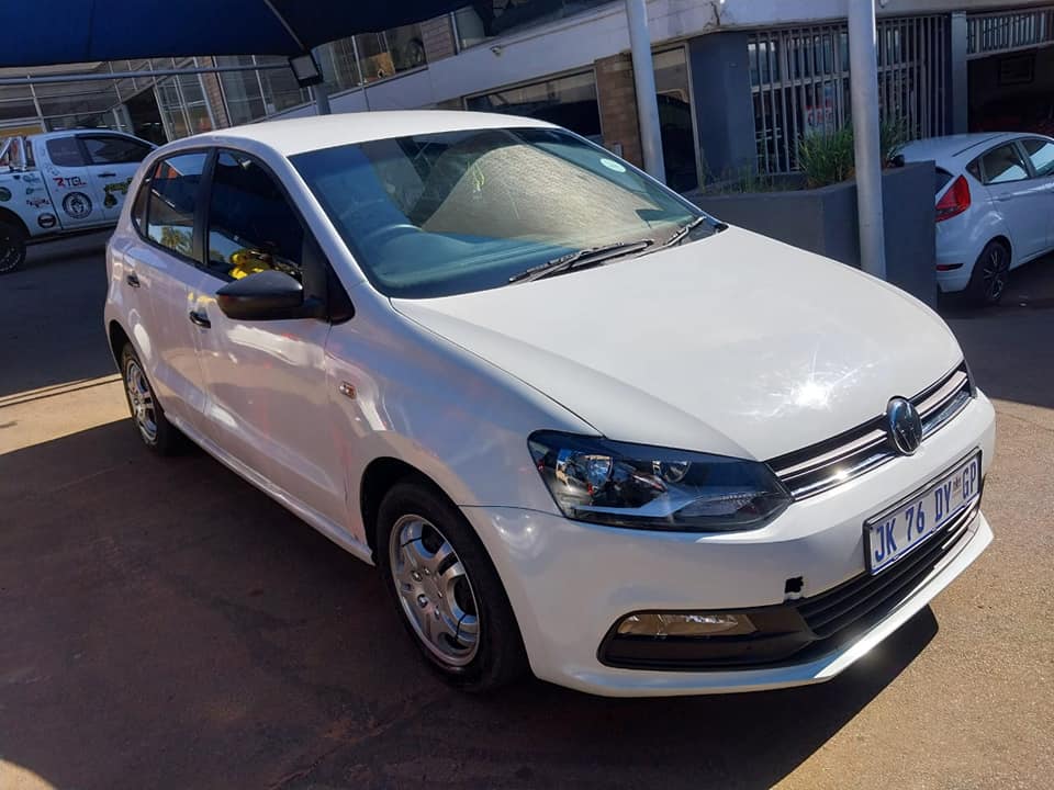 2020 VOLKSWAGEN POLO VIVO 1.4 HATCH BACK WHITE COLOR MANUEL PETROL PRICE