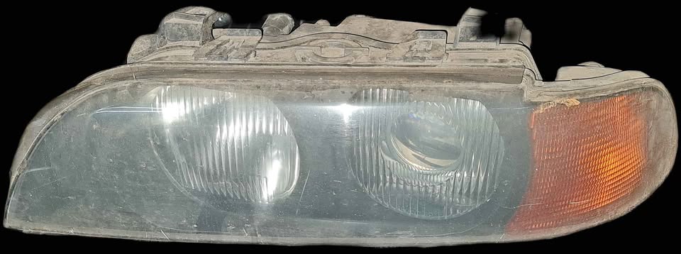 BMW E39 LEFT SIDE HEADLIGHT - Private Seller BMW E39 LEFT SIDE HEADLIGHT - Private Seller