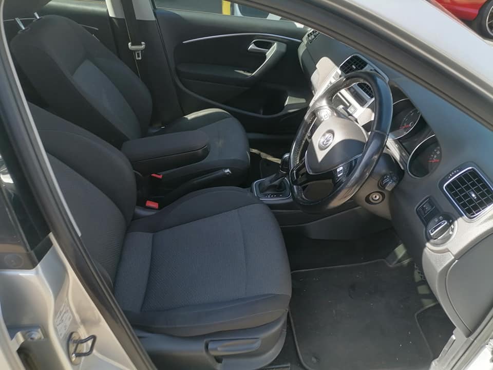 2017 Volkswagen polo 1.2 TSI Comfortline Sunroof and Automatic