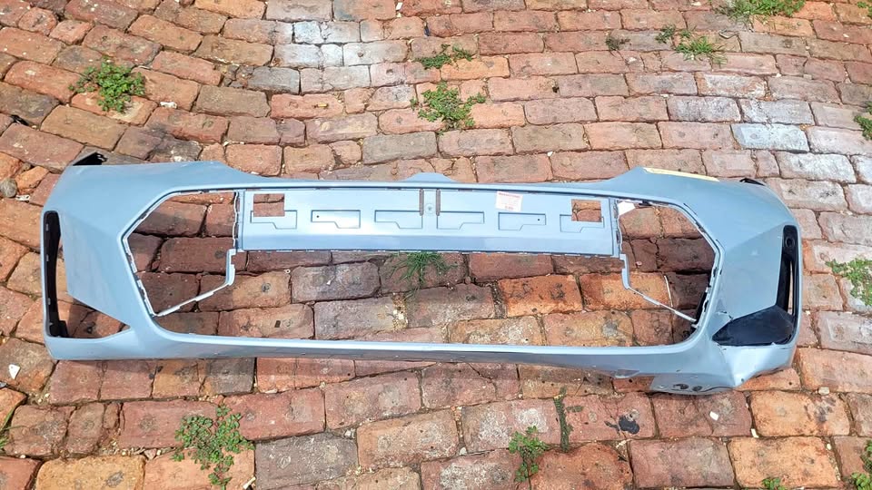 BMW G20 G21 3-Series Front Bumper - Private Seller BMW G20 G21 3-Series Front Bumper - Private Seller