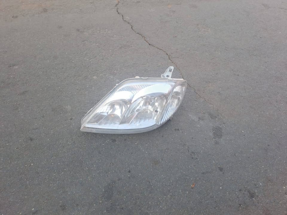 2002 - 2007 TOYOTA COROLLA E120 HEADLIGHT LEFT HAND SIDE - Private Seller 2002 - 2007 TOYOTA COROLLA E120 HEADLIGHT LEFT HAND SIDE - Private Seller