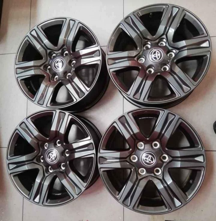 17" Toyota Hilux/Fortuner original mags set - Private Seller 17" Toyota Hilux/Fortuner original mags set - Private Seller