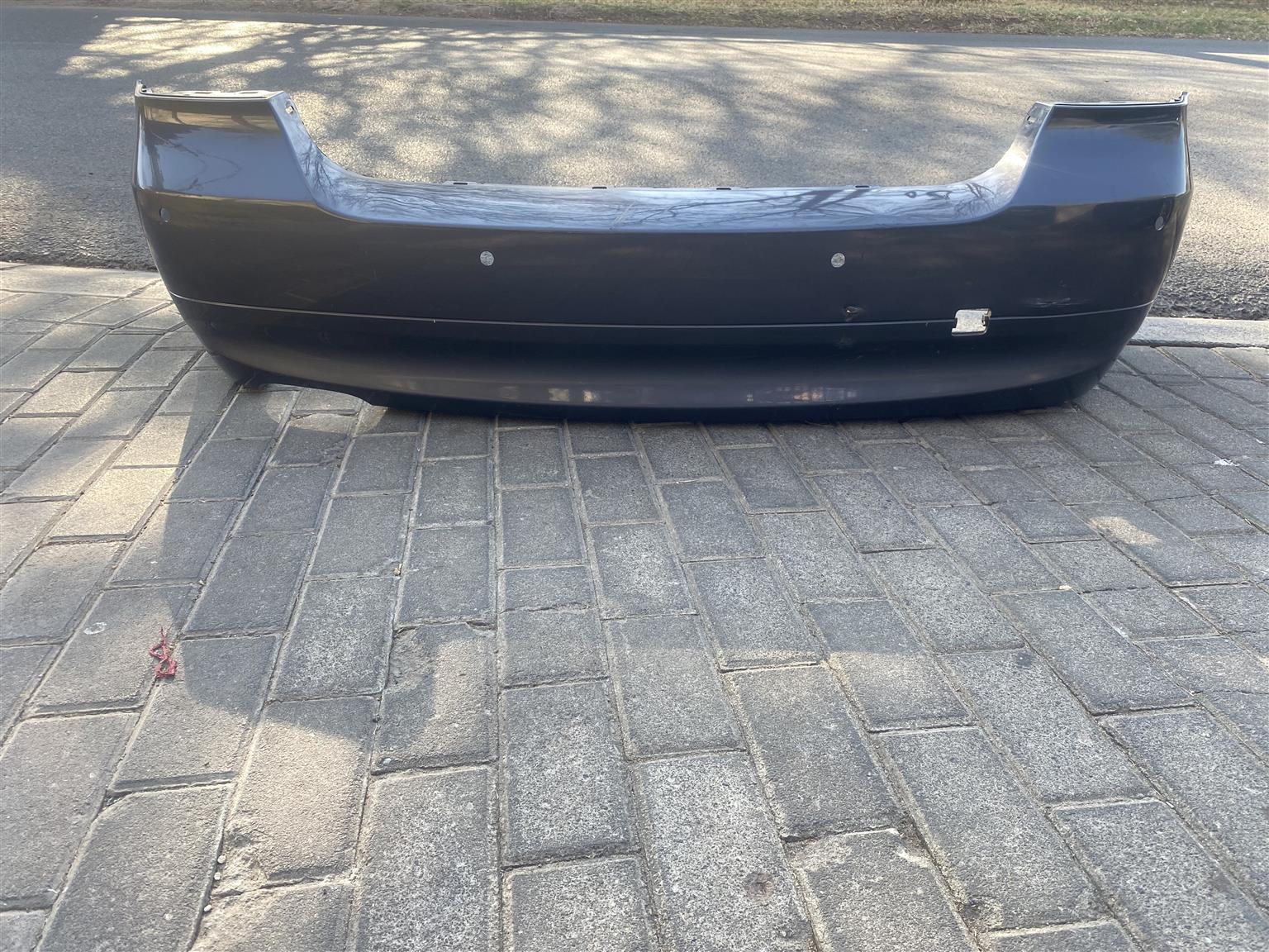 2010 BMW 3 SERIES E90 LCI REAR BUMPER FOR SALE. IN EXCELLENT CONDITION 2010 BMW 3 SERIES E90 LCI REAR BUMPER FOR SALE. IN EXCELLENT CONDITION