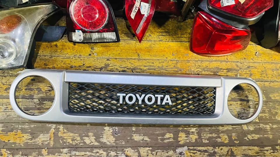 Toyota FJ Cruiser grill 2007/14 - Private Seller Toyota FJ Cruiser grill 2007/14 - Private Seller
