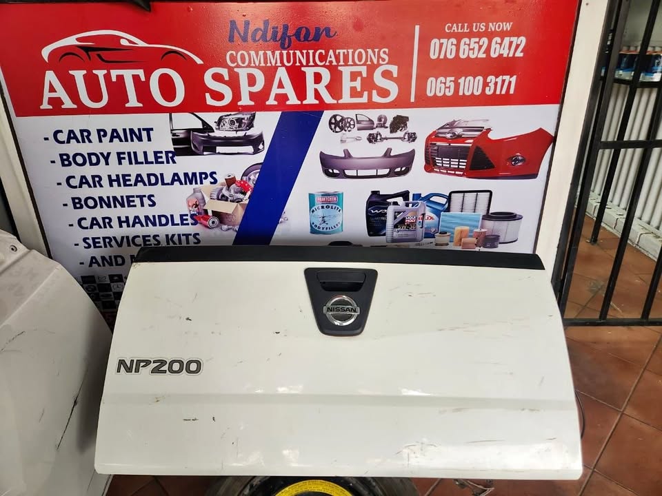 Nissan Np200 complete tailgate for sale - Private Seller Nissan Np200 complete tailgate for sale - Private Seller