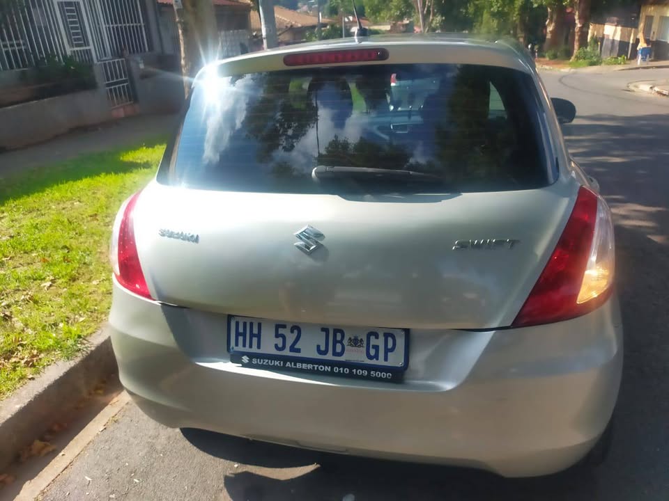 2017 Suzuki Swift Hatchback 1.2 Petrol, Manual Transmission, Gold Color, Mileage 87000kms