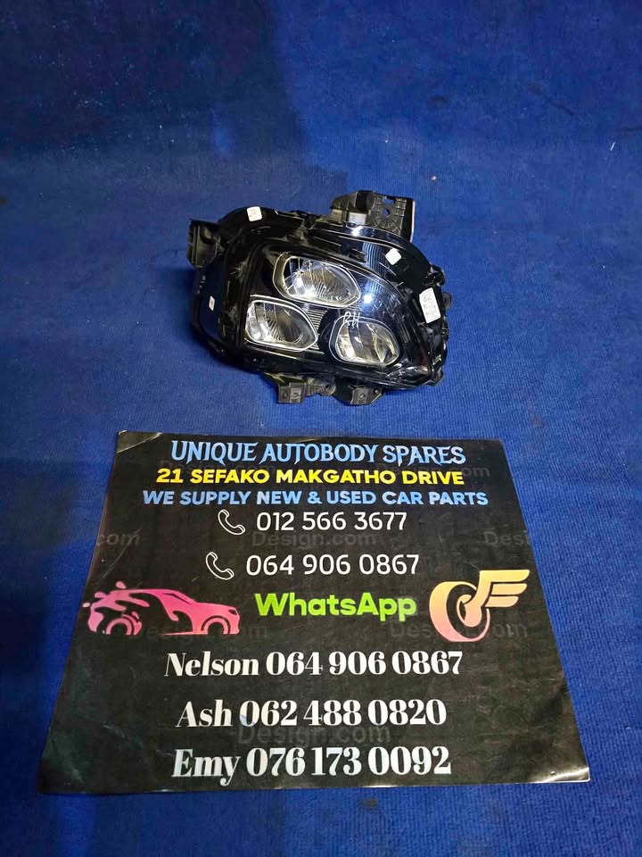 Toyota Starlet Cross Right Headlight