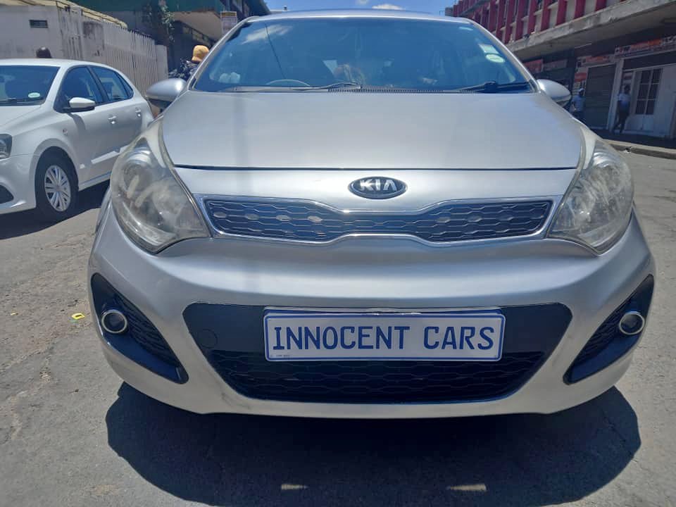 2012 KIA RIO TEC 1.4 PETROL,  90000KM, MANUAL, SILVER COLOUR SUNROOF