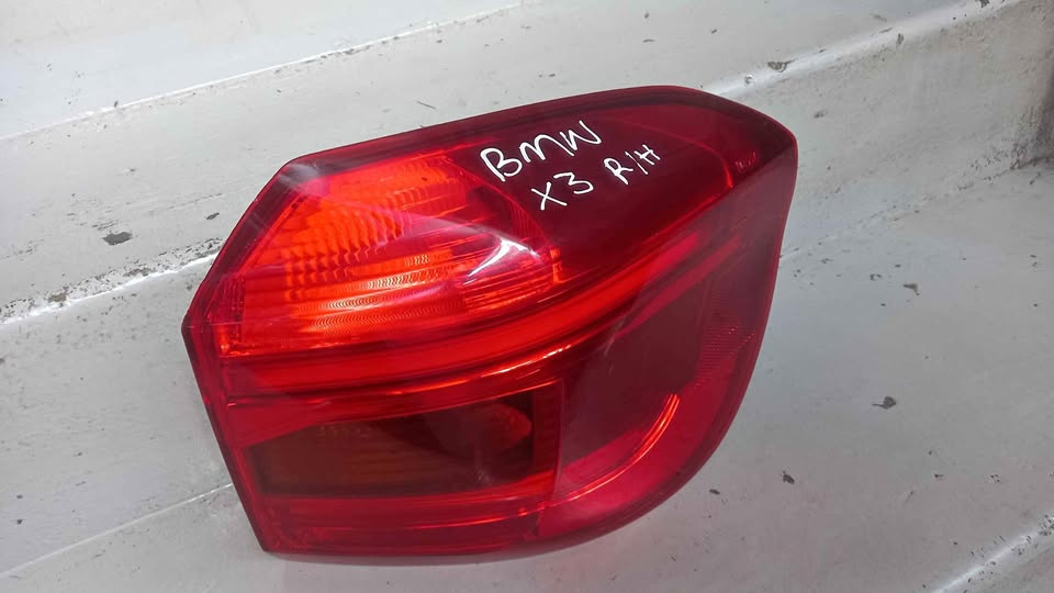 BMW X3 TAILLIGHT RIGHT SIDE - Private Seller BMW X3 TAILLIGHT RIGHT SIDE - Private Seller