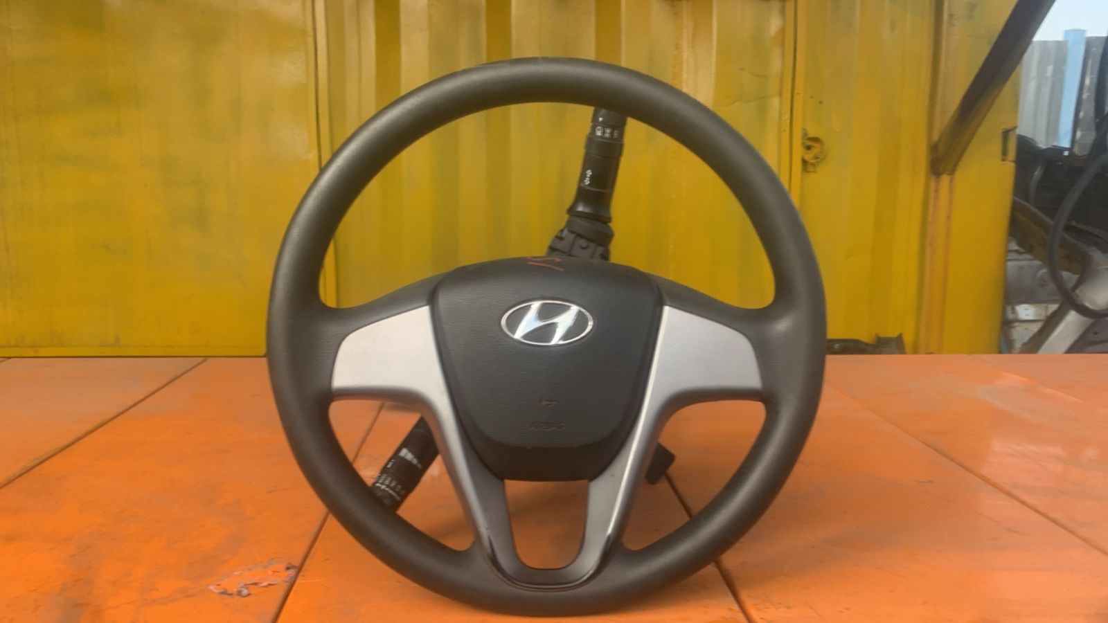 2016 Hyundai accent steering wheel, steering airbag and steering column - Private Seller 2016 Hyundai accent steering wheel, steering airbag and steering column - Private Seller