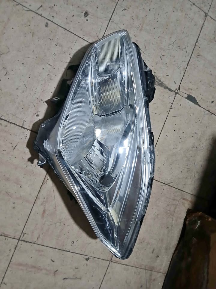 Suzuki swift headlight - Private Seller Suzuki swift headlight - Private Seller