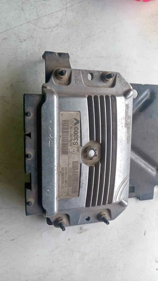 Renault Scenic 1.6 K4m computer box