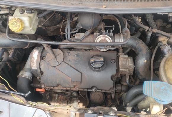 VW Transporter T5 1.9 TDI AXB engine manual gearbox used spares and used parts - Private Seller VW Transporter T5 1.9 TDI AXB engine manual gearbox used spares and used parts - Private Seller